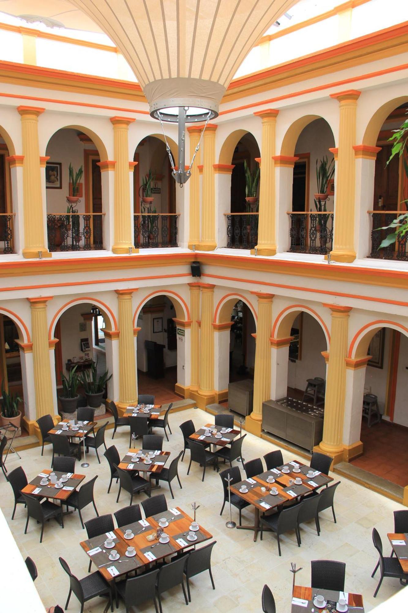 Hotel Ciudad Real Centro Historico Сан-Кристобаль-де-Ла-Касас Экстерьер фото