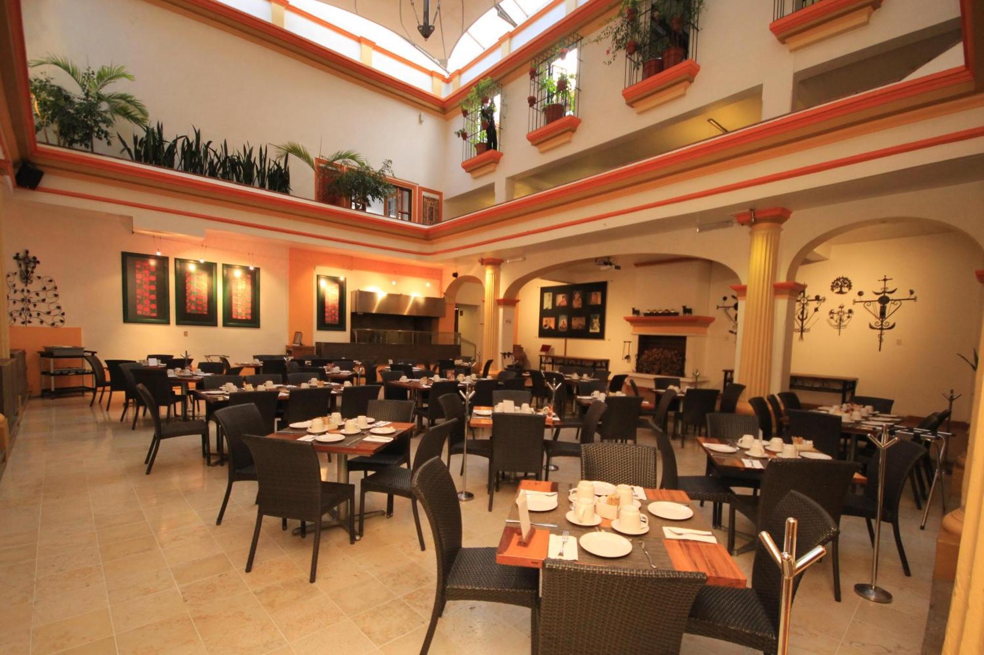 Hotel Ciudad Real Centro Historico Сан-Кристобаль-де-Ла-Касас Экстерьер фото