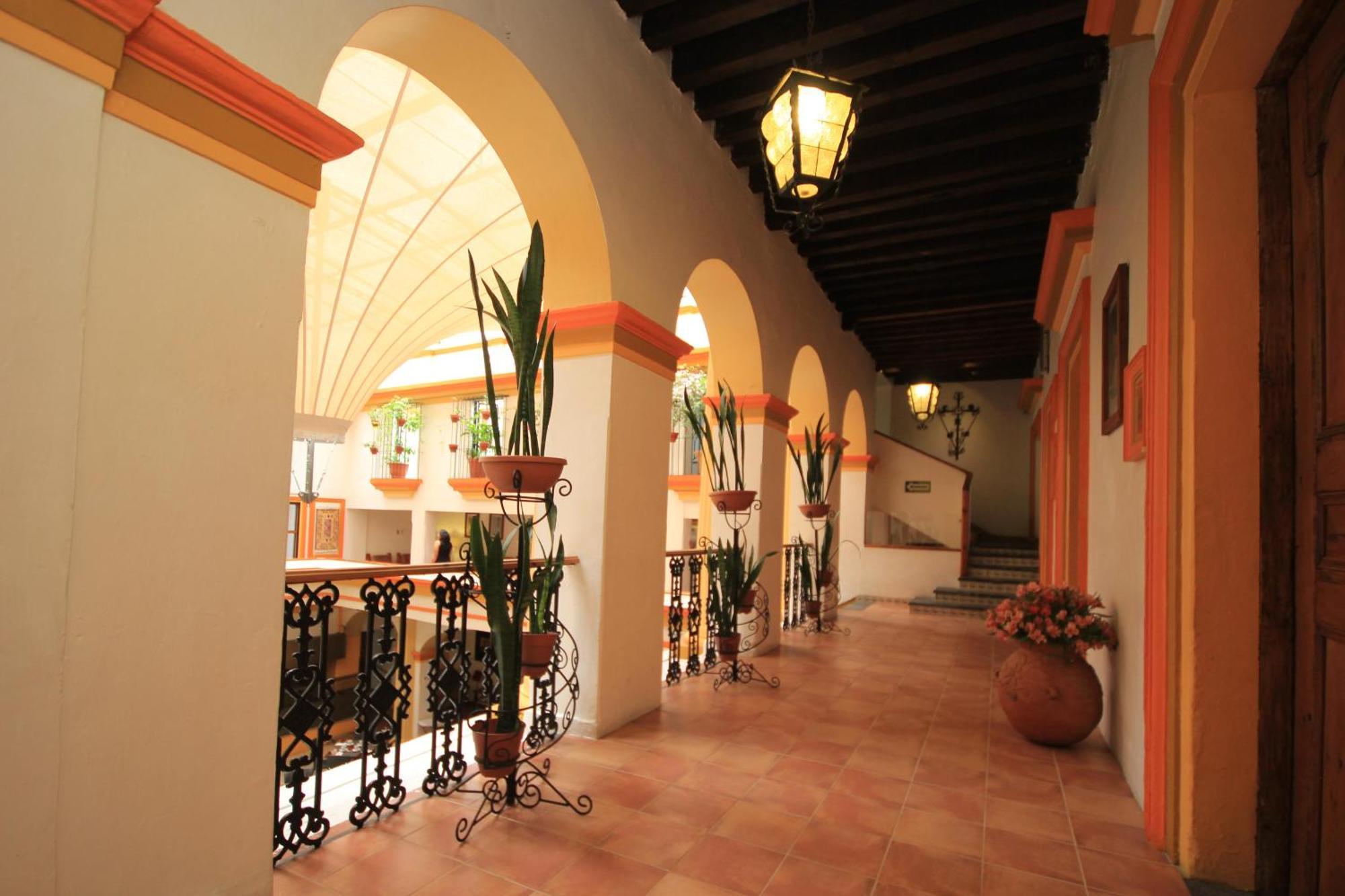 Hotel Ciudad Real Centro Historico Сан-Кристобаль-де-Ла-Касас Экстерьер фото