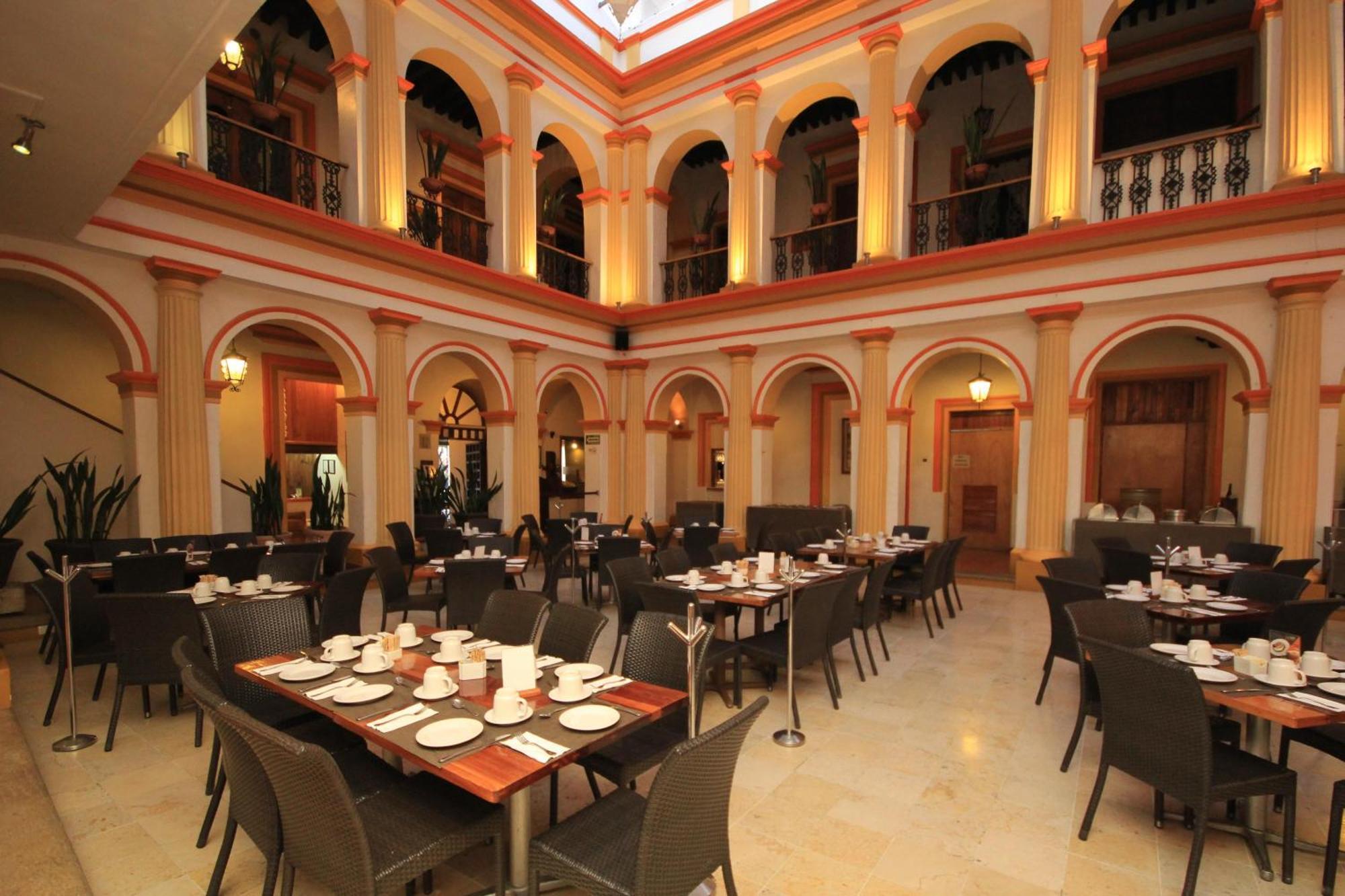Hotel Ciudad Real Centro Historico Сан-Кристобаль-де-Ла-Касас Экстерьер фото