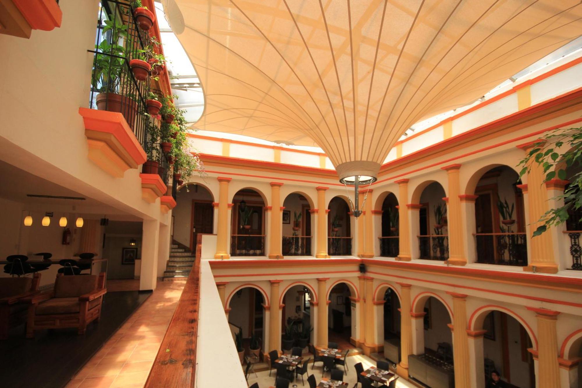 Hotel Ciudad Real Centro Historico Сан-Кристобаль-де-Ла-Касас Экстерьер фото