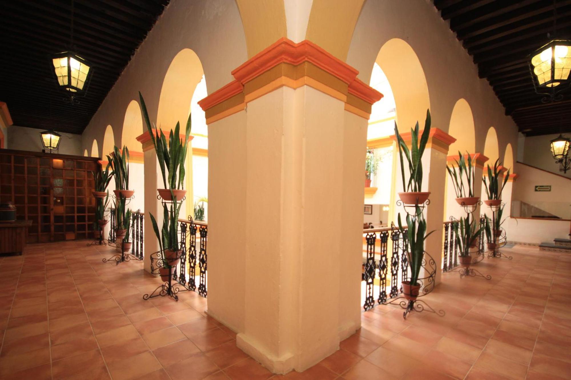 Hotel Ciudad Real Centro Historico Сан-Кристобаль-де-Ла-Касас Экстерьер фото