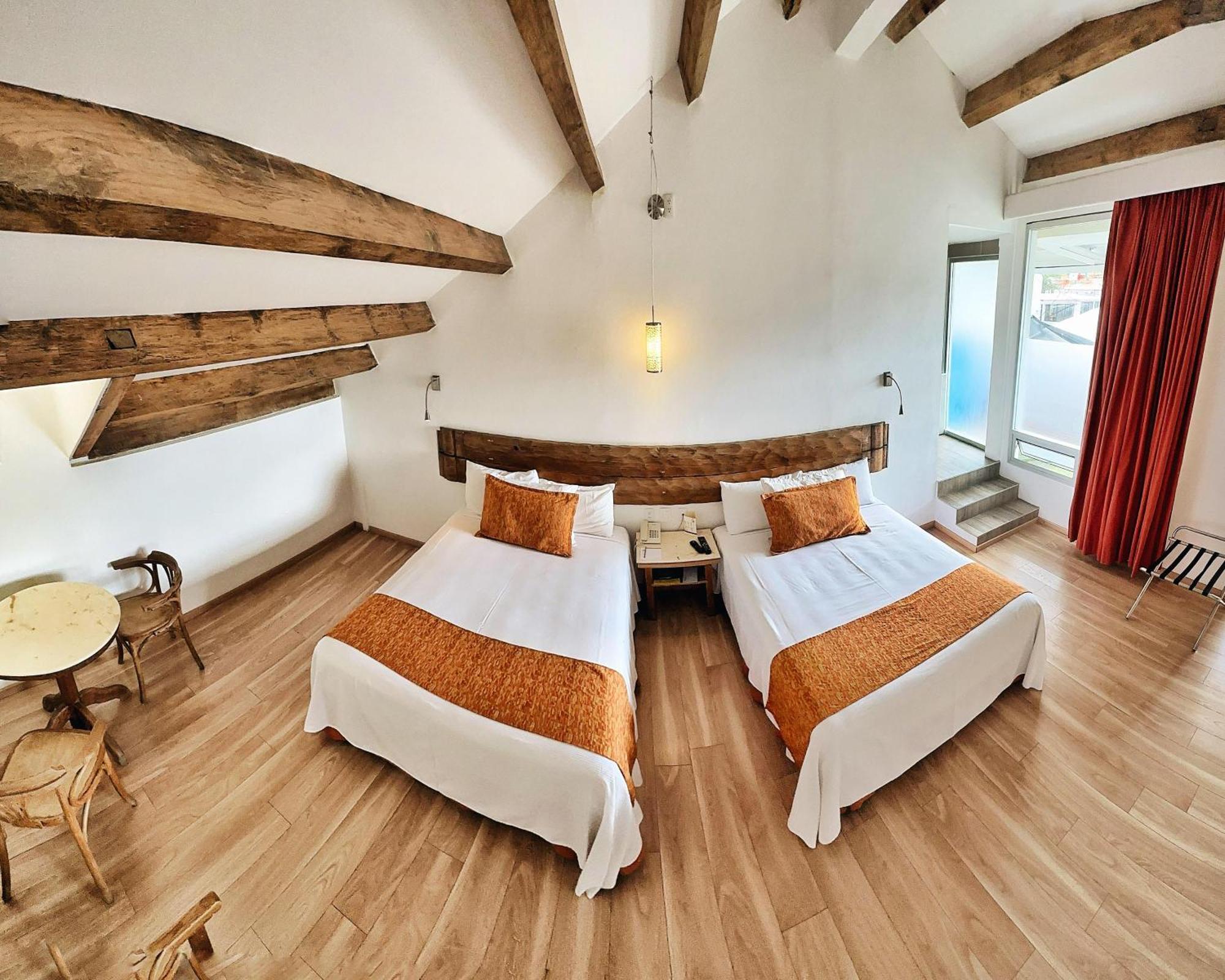 Hotel Ciudad Real Centro Historico Сан-Кристобаль-де-Ла-Касас Экстерьер фото