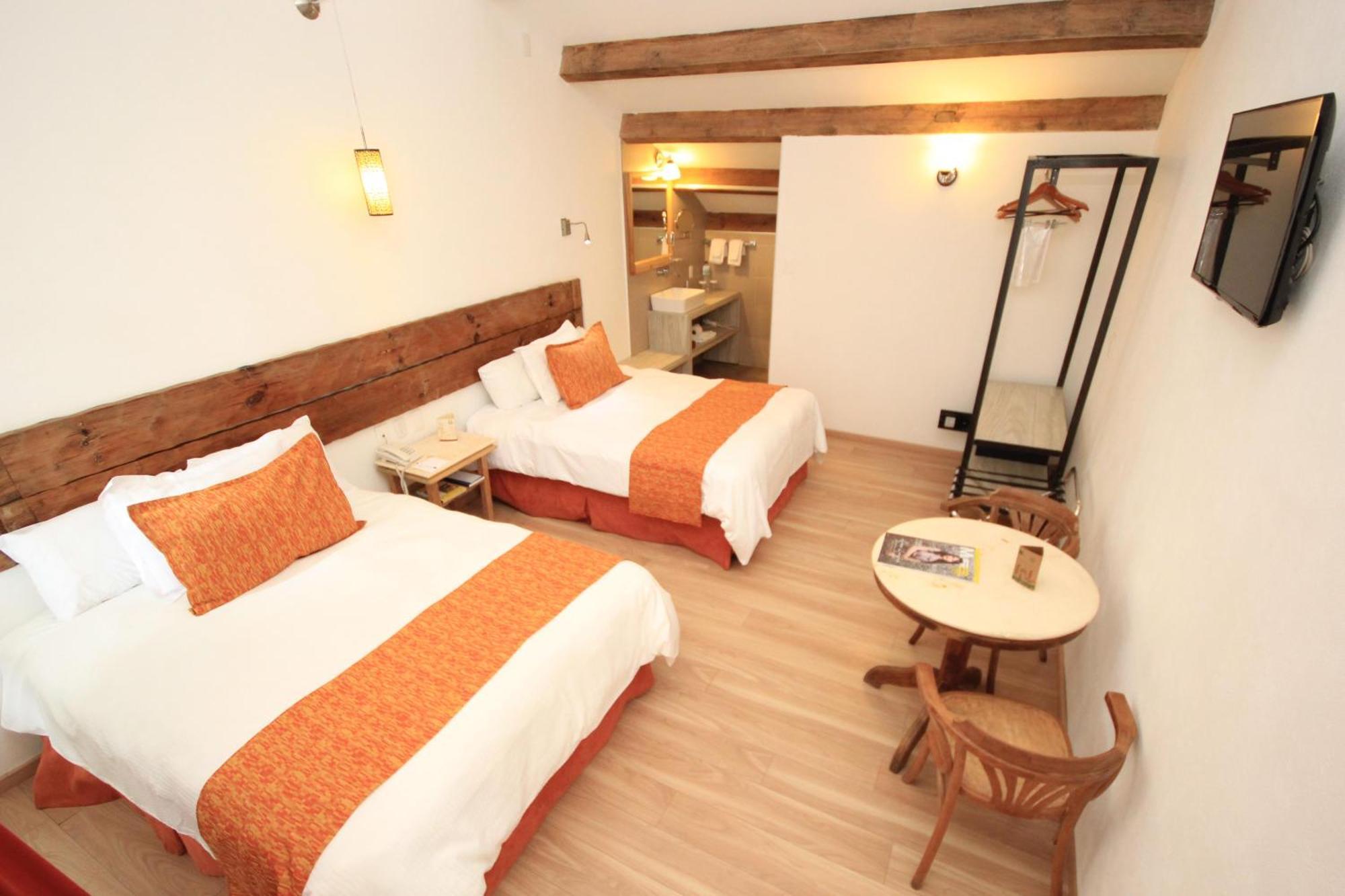 Hotel Ciudad Real Centro Historico Сан-Кристобаль-де-Ла-Касас Экстерьер фото