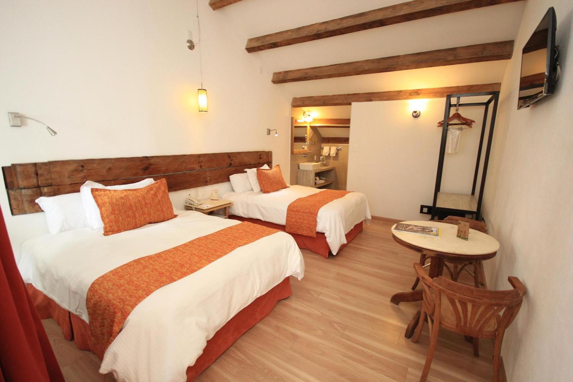 Hotel Ciudad Real Centro Historico Сан-Кристобаль-де-Ла-Касас Экстерьер фото