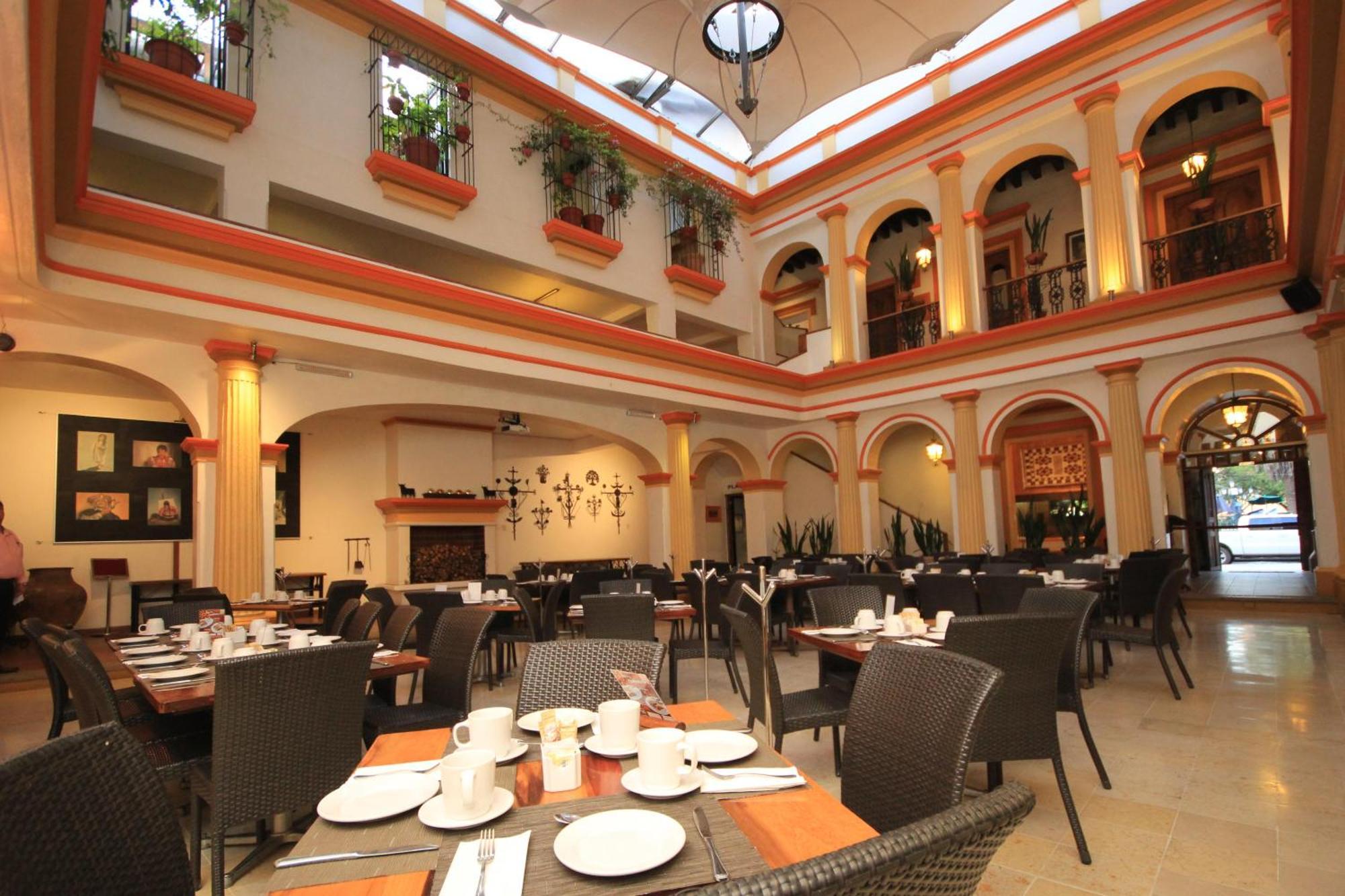 Hotel Ciudad Real Centro Historico Сан-Кристобаль-де-Ла-Касас Экстерьер фото