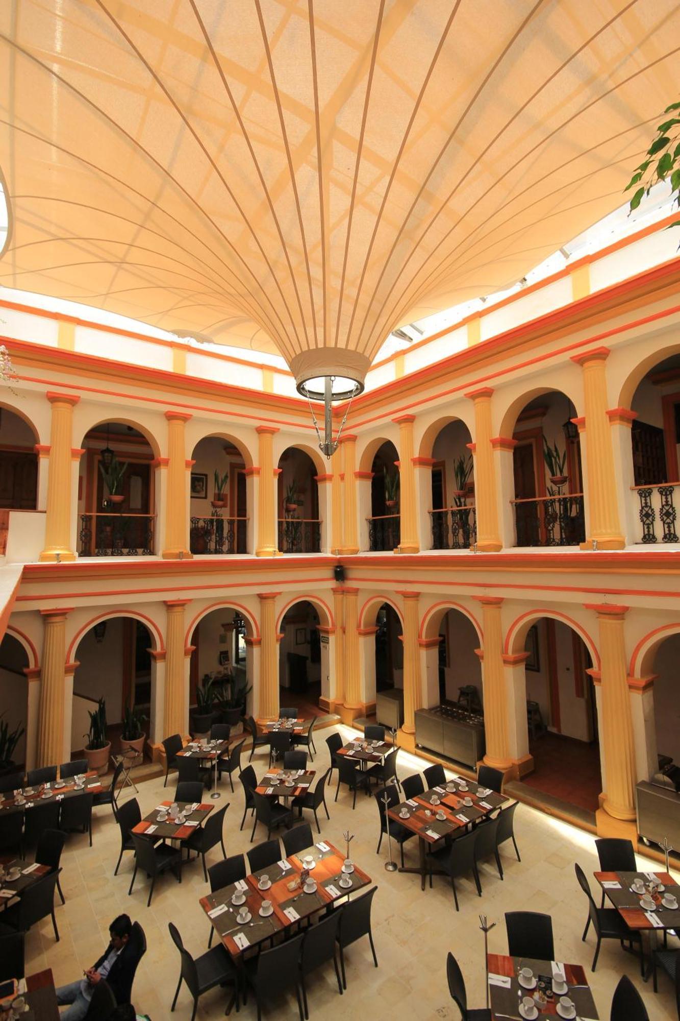 Hotel Ciudad Real Centro Historico Сан-Кристобаль-де-Ла-Касас Экстерьер фото