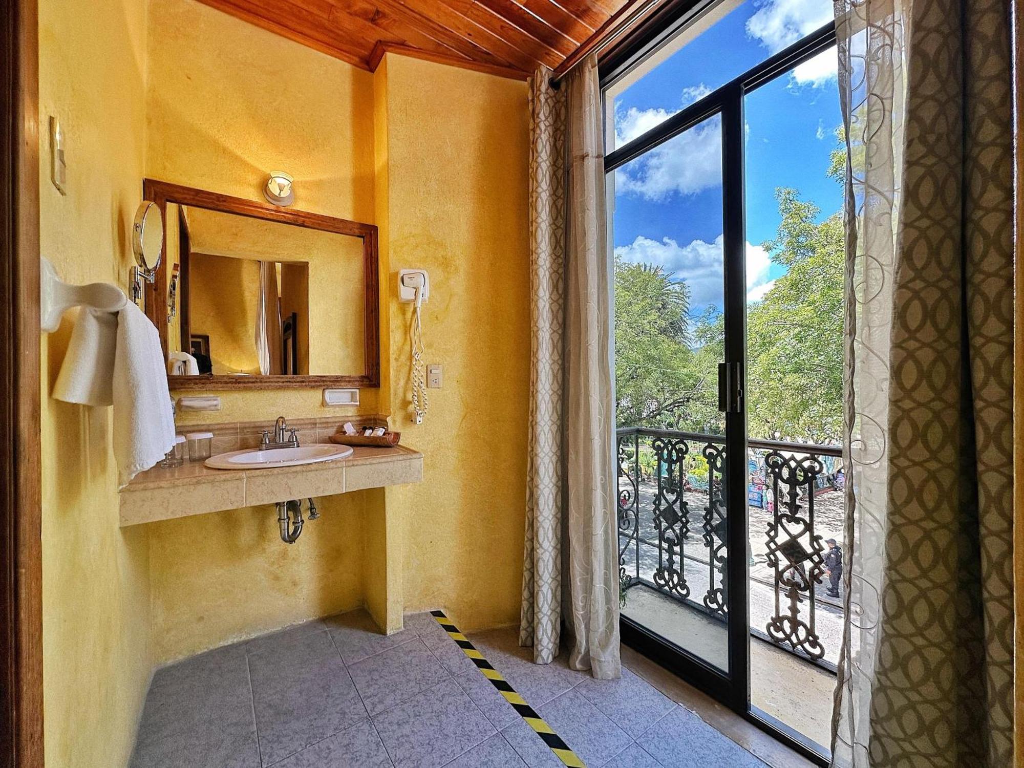 Hotel Ciudad Real Centro Historico Сан-Кристобаль-де-Ла-Касас Экстерьер фото